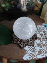 Load image into Gallery viewer, Wooden Mandela Crystal Ball Holders
