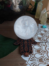 Load image into Gallery viewer, Wooden Mandela Crystal Ball Holders
