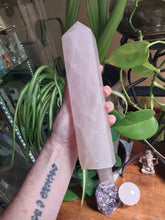 Load image into Gallery viewer, 1.158kg Rose Quartz Tower
